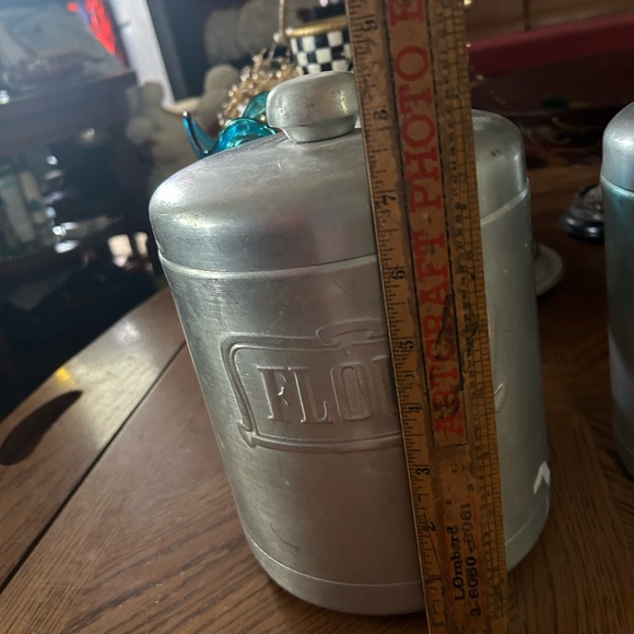 Vintage Aluminum FLOUR and SUGAR Canisters - Picture 4 of 8